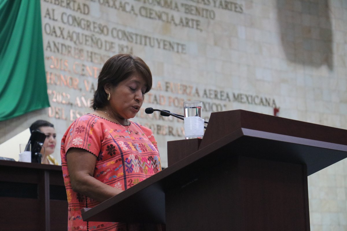 CongresoOaxaca_'s tweet photo. #PlenoLegistativo | 🙋🏻‍♀️ Sigue la participación de la Diputada Minerva Leonor López Calderón (@MinervaLopezC_), en la Sesión Ordinaria de la #LXVLegislatura del Congreso del Estado de #Oaxaca, este 12 de julio.

📲 Transmisión #EnVivo a través de Facebook: https://t.co/mK6T3CEhWF https://t.co/Pap3Uhnx0P