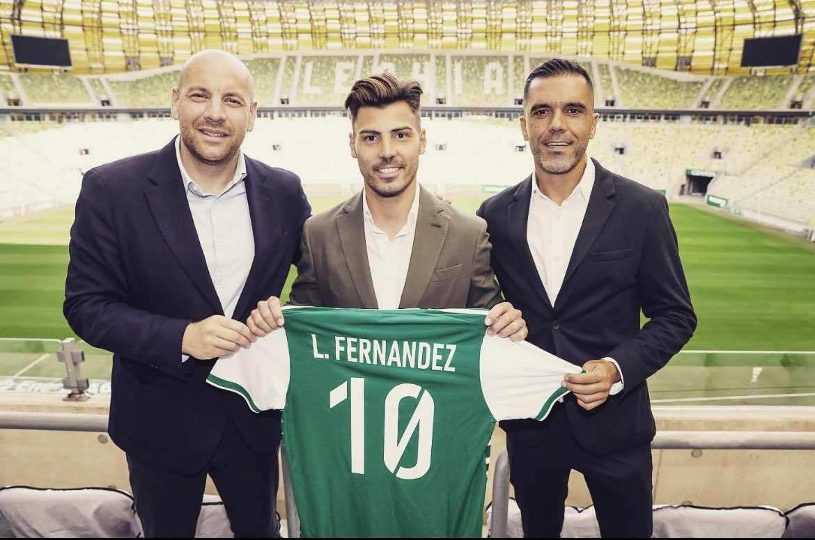 Tu cara lo dice todo amigo,no sabes lo contento que nos hace seguir dando pasos a tu lado… <a href="/LuisF24Oficial/">Luis Fernández</a> 

Trabajar con mi hermano facilita este difícil trabajo <a href="/goranmaric10/">Goranmaric10</a> 

Y gracias a <a href="/LechiaGdanskSA/">Lechia Gdańsk</a>  por trabajar de una manera tan seria y hacer un gran esfuerzo.