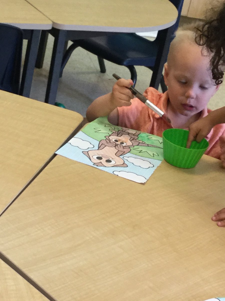 KeyworthELC's tweet photo. Water activated painting #STEM #artsandcrafts #creative https://t.co/hrRNEiXHEg