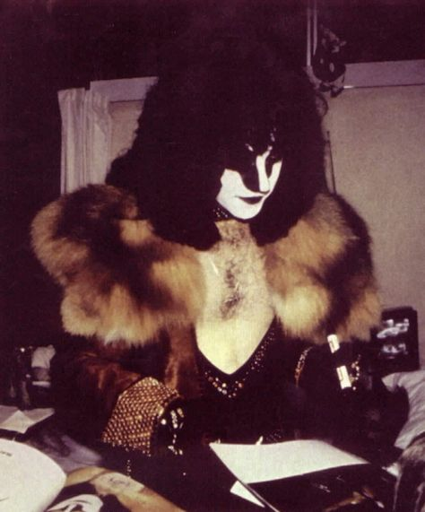 Happy heavenly birthday eric carr!!!!!!! 