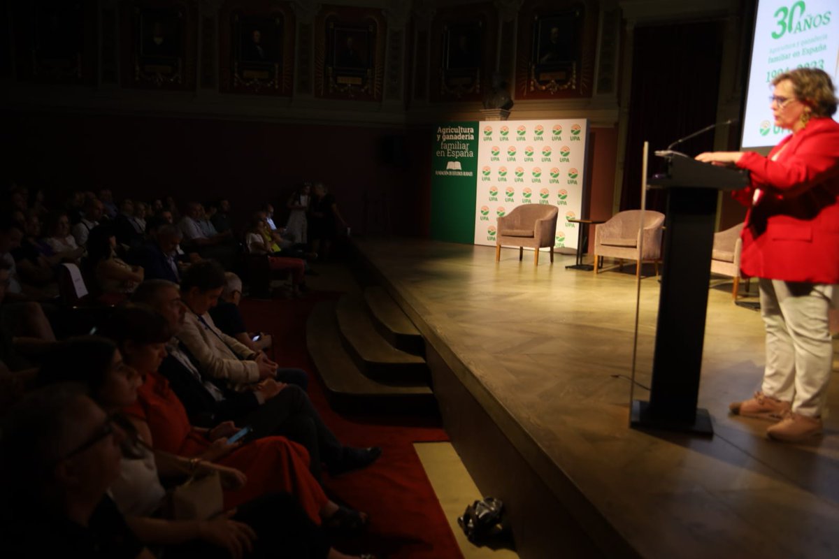 Hoy, en el <a href="/ateneodemadrid/">Ateneo de Madrid</a>, ha tenido lugar la presentación del Anuario 2023 de <a href="/UPA_Federal/">UPA</a> y la entrega de premios de la Fundación de Estudios Rurales.

Para fomentar el modelo de #AgriculturaFamiliar que defiende esta organización agraria, el acceso al agua es fundamental.