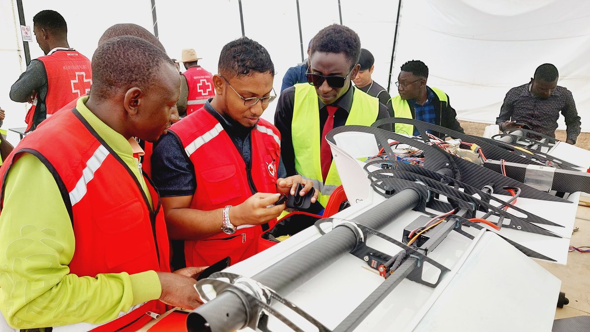 cleopaotieno's tweet photo. This 2 day training is a critical step towards actualizing a 6 months emergency drone delivery project in Tharaka Nithi, Machakos and Makueni counties supported by @KenyaKoica using the NARMA drones. #localcapacity #Health #dronesforgood https://t.co/8fE1R1Vjw6