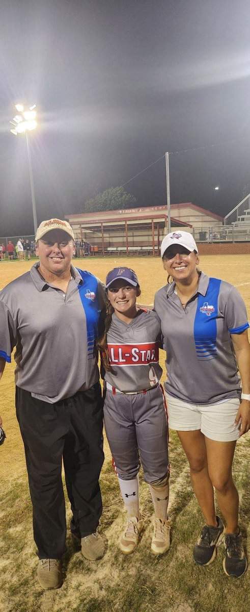 R
E
D
 Team Took the DUB ❤️❤️

 Thank you <a href="/AustinTGCA/">TGCA</a> for the opportunity to represent the Ville and to experience this with the best coaches by my side <a href="/FarmerSoftball/">Lady Farmer Softball</a>! #redteam #thegamedontknowyoursize