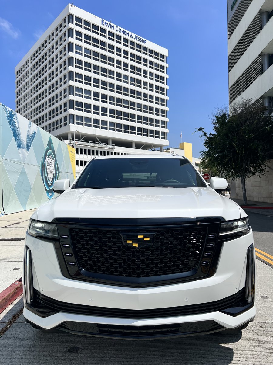 STRUT__LIFE's tweet image. Infused with subtle hints of boldness, it's all about fine detailing and sophistication. 💛🌟

🌐 strutlife.com
📲 949-390-5189

#STRUT #STRUTcollection #STRUTlife #STRUTgrille #innovation #autodesign #escalade