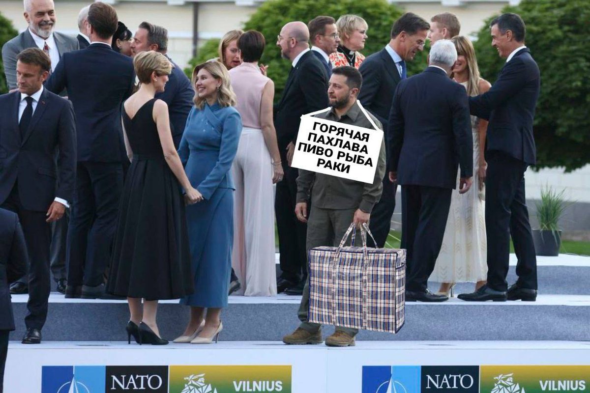 👀)))