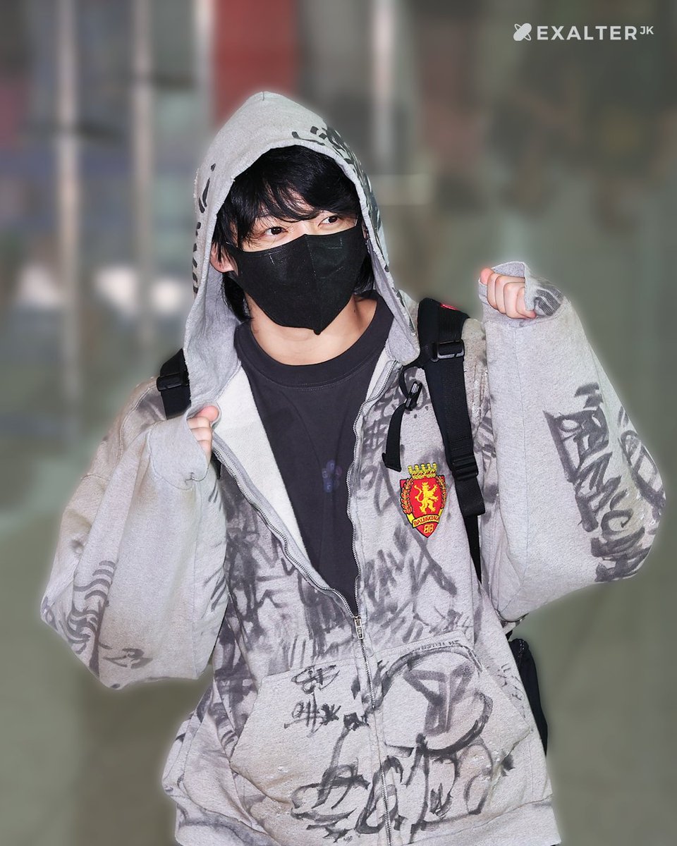 exalter_jk's tweet photo. [230712] 정국 출국

정국아 ~ Seven 데뷔 화이팅 ~~건강하게 다녀오세요 💜🫶🏻

#JungKook_Seven #JungKook #230712 https://t.co/iMO9iY9MpH