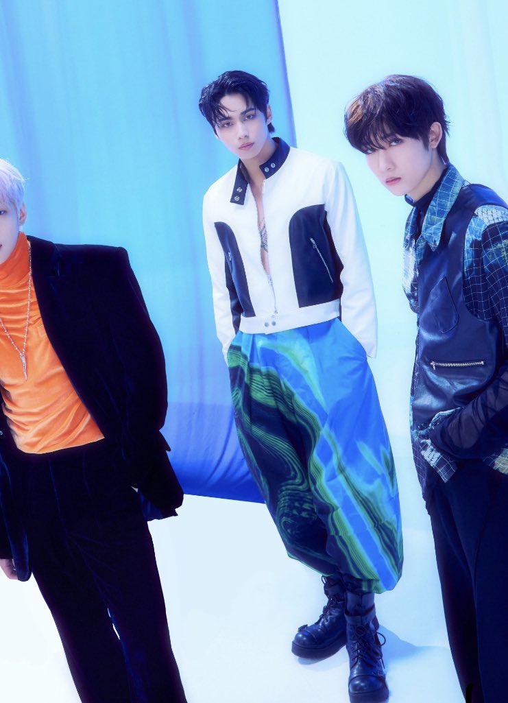 лиллиомм 💜 tweet media