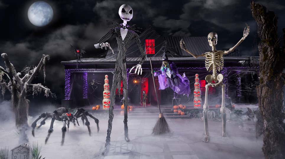 RT @SOTSPodcast: Home Depot has introduced a 13ft Jack Skellington. 

bow to your new king emos. https://t.co/b37tJpYFKf