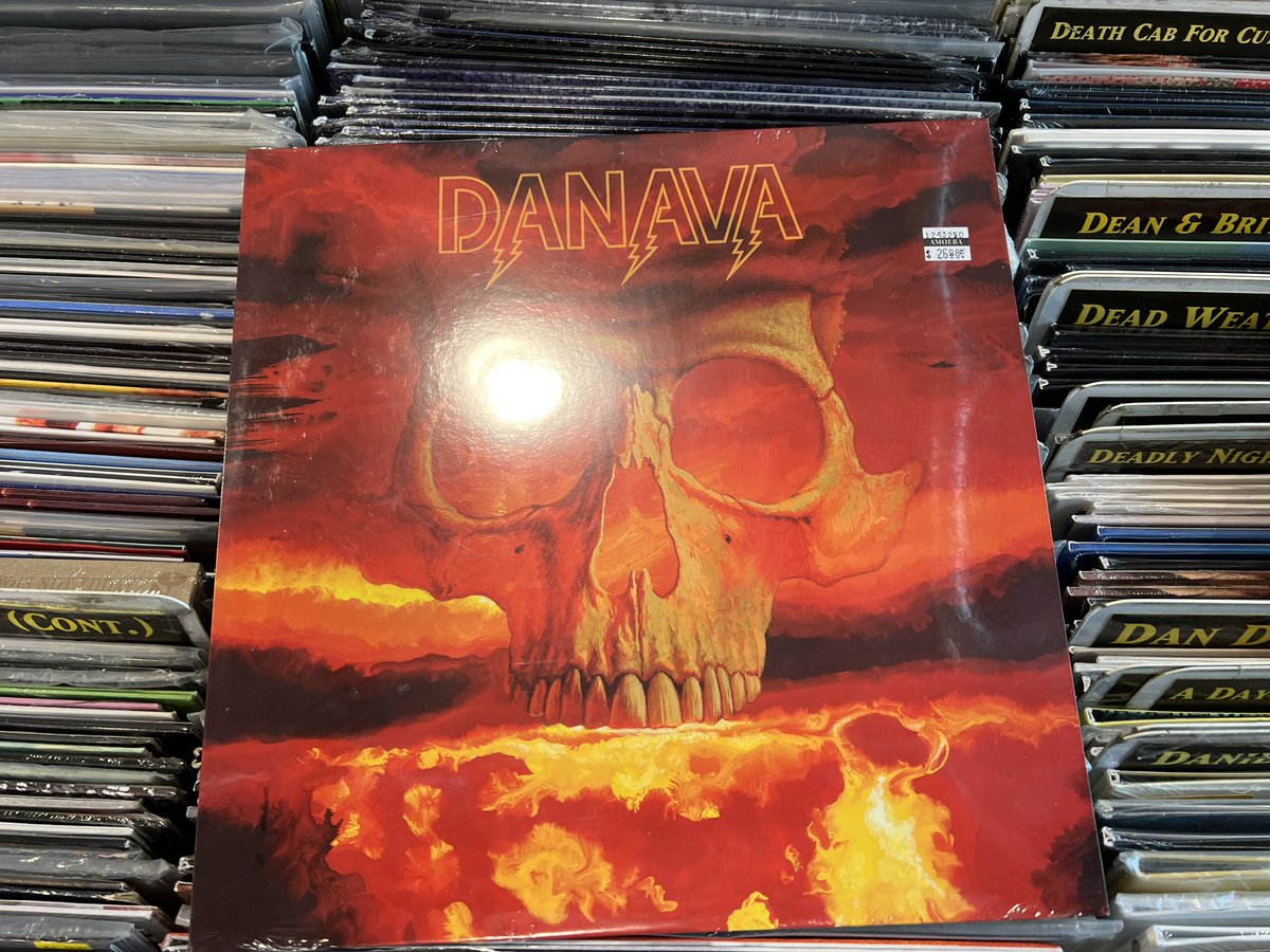 ByDanShapiro's tweet photo. Finally made it to the new @amoebamusic in Hollywood. Just happen to walk by when they opened for the day. Completely random.
First time in a record store since the pandemic felt quite magical honestly.
For sure, I bought the best album they’re gonna sell all day.
#Danava 🤘🤘 https://t.co/iPMF2zioB1