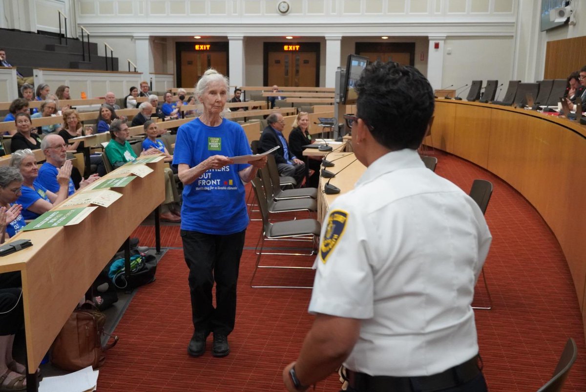 The testimony from 71 <a href="/MOF_Mass/">Mothers Out Front Massachusetts</a> members, delivered by <a href="/Maryeb2Boyle/">Mary Boyle</a> to the committee today, highlightsthe urgency of the #climatecrisis for our children's future. Mothers want children to have a #FutureofCleanHeat and #NewBuildingsElectric. 
<a href="/LydiaEdwards/">Lydia Edwards</a> <a href="/cindycreem/">Cynthia Creem</a> @repkaykhan