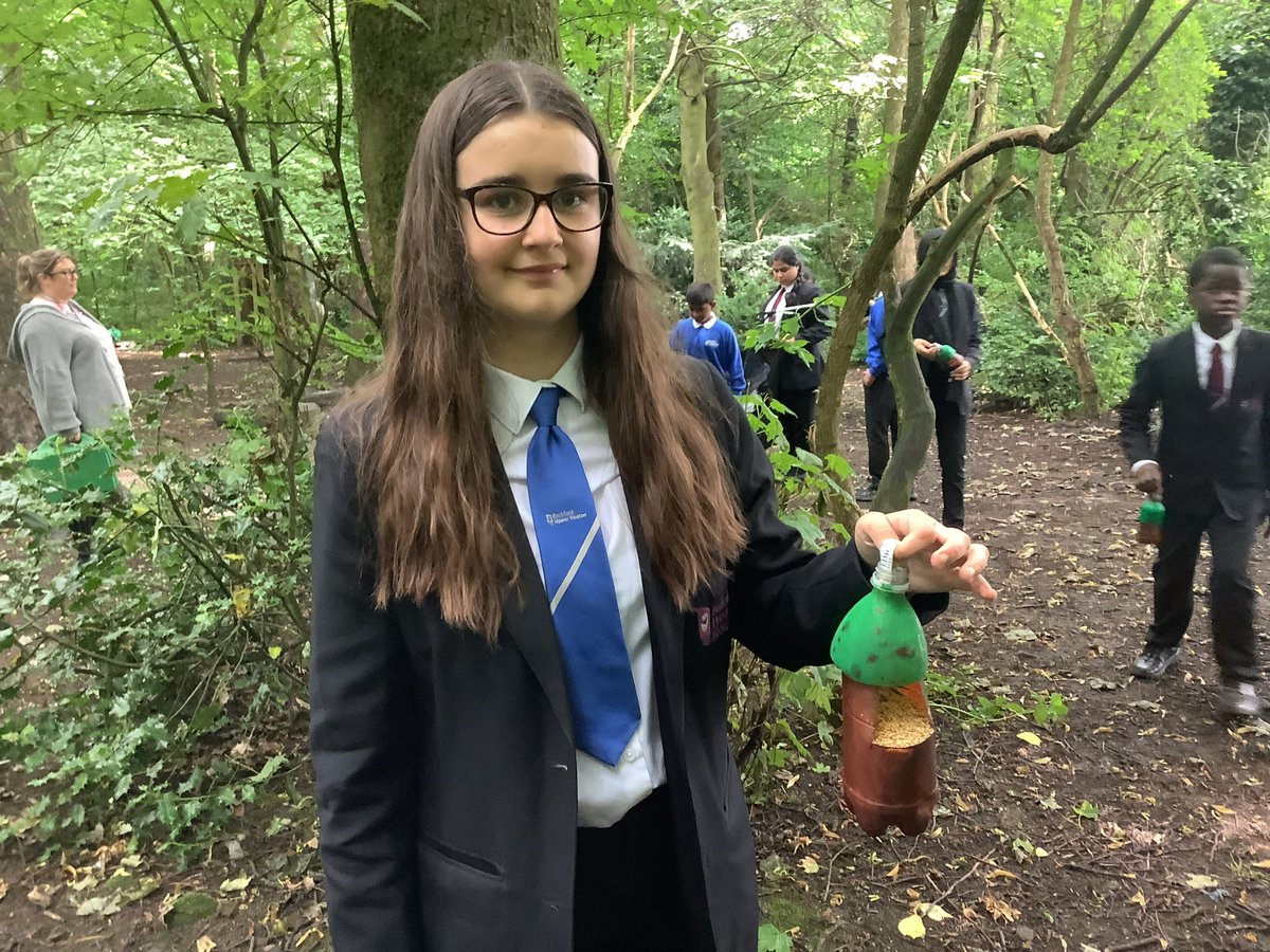 We had a really informative workshop with year 4 students @BeckfootHeaton where they learnt how to make birdfeeders using plastic bottles. Hopefully they can spread this message on, educates others and make changes!
