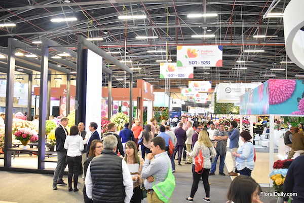 FloralDaily's tweet photo. Colombia: Proflora celebrating 30th anniversary
https://t.co/P785z9CD5q https://t.co/5VOvnmeo57