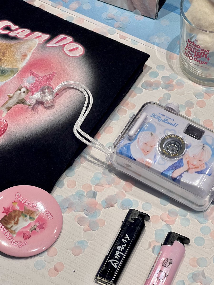 bi_ngbong's tweet image. 귀여운 성냥이를 봐 귀여워
성냥이 팝업스토어 잘 즐기다 갑니다🩷🩷
다들 12시까지 인성이 생일 축하해줘

#WELCOME_TO_KITTYLAND