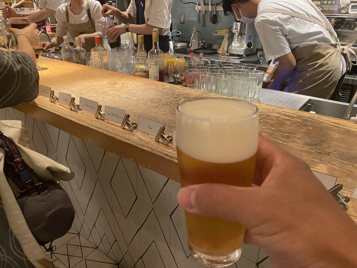 Twinhorses's tweet photo. これは7/7の夜
パシフィコから新宿へ移動して、同業他社の方々が集まるパーティーへ。
4年ぶりの開催、久しぶりにお会いできた方々は勿論、初めての方とも良い出会いがあって良い夜でした😊
仕事じゃないのが良いんだと思う。
#東京現代 も色々あったけどいつかまた。
#3dparty
#ガーデンハウス新宿 https://t.co/Gd4KmSGxFq