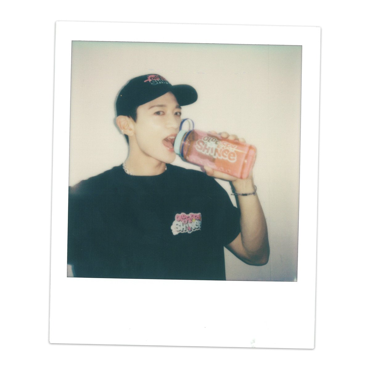 SHINee's tweet photo. SHINee Donut Launch day
➫ 2023.7.13.THU (KST)

#SHINee #샤이니 
#올드페리도넛 #OLDFERRYDONUT 
#샤이니도넛 #SHINeeDonut
#SHINeeXOLDFERRYDONUT https://t.co/rSCCu2sXWD