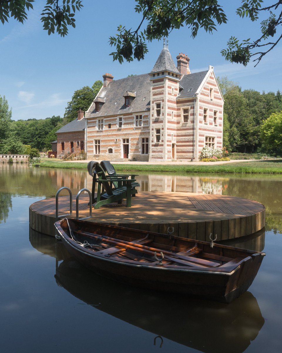 viewsfrance's tweet photo. Grâce à Airbnb, le château de Mirville en Normandie sera disponible à la location pour 24 € le temps d’une nuit ✨

Il s’agit de la maison d’enfance de Pierre de Coubertin, le créateur de la version moderne des Jeux Olympiques. https://t.co/bncZzFcIv4