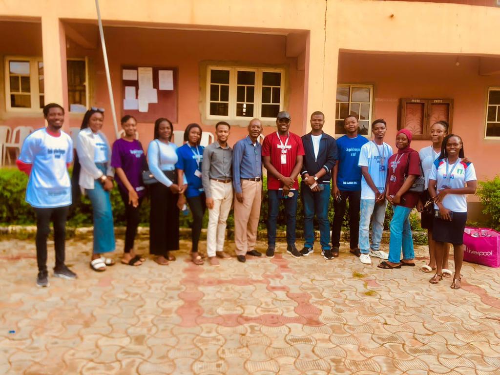 jemappelletrish's tweet image. Day -1 of Embarking on a linguistic adventure this Spring! Learn French while enjoying the beauty of the outdoors in just one unforgettable day. #TeachFrench #SpringOuting #Teachfrencheverywhere 
#français #jeparlefrançais #France #Frenchie