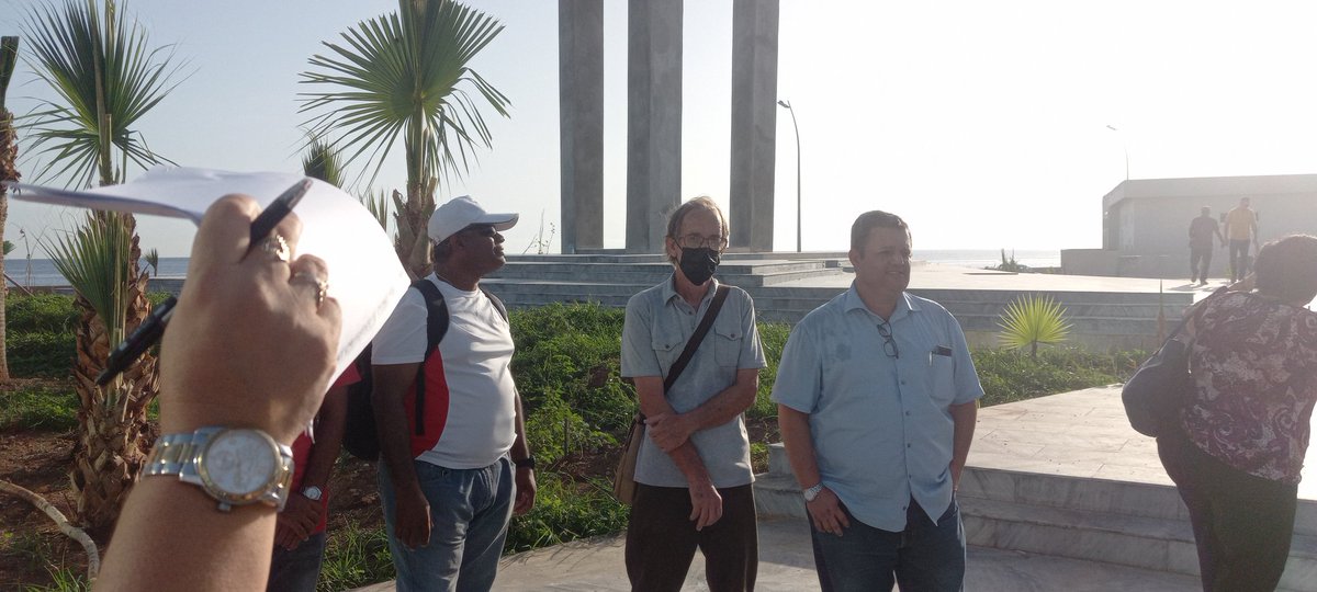 Chequeo bien temprano aquí a pie de obra de nuestra hermosa Tribuna Antimperialista José #Martí. 
En el lugar el Primer Secretario del Partido en la Capital Luis Antonio Torres Iribar y la Gobernadora Yanet Hernández Pérez. 
#LaHabanaDeTodos