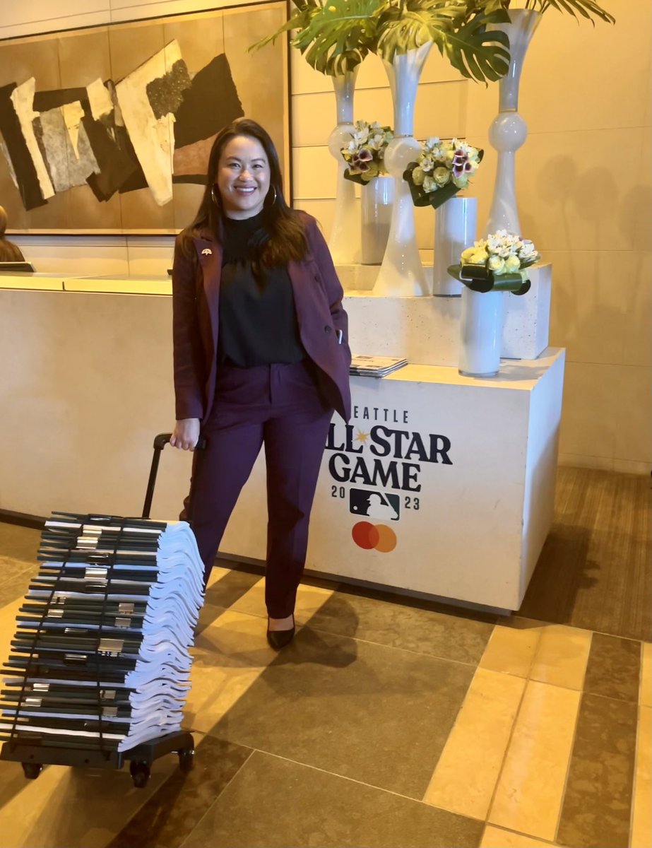 CaseyAPratt's tweet photo. Oakland @MayorShengThao flew to Seattle to meet with MLB Commissioner Rob Manfred on Sunday. And she showed her work. Wheeling in a dolly packed with Oakland’s plans to keep the #Athletics. They met for an hour. https://t.co/rvVkVtqnhv