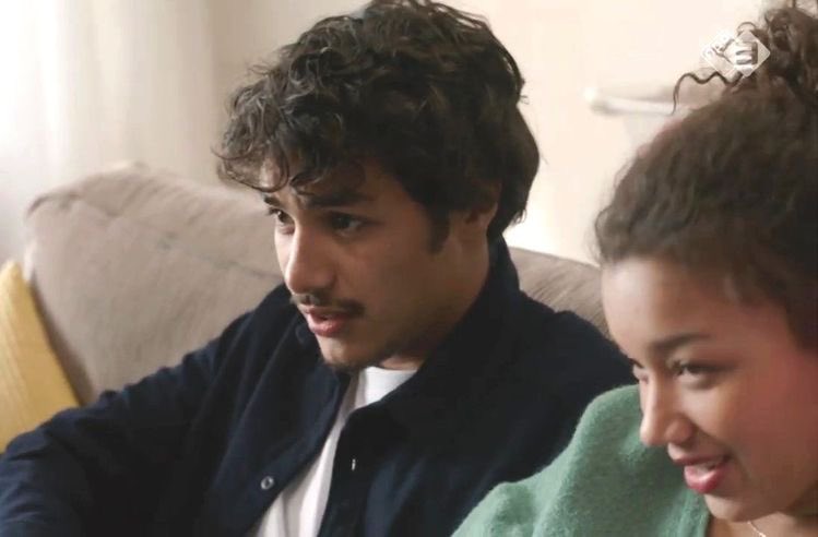 ⠀⠀⠀ ⠀⠀
⠀⠀⠀  “¿había que ponerse de rodillas?”