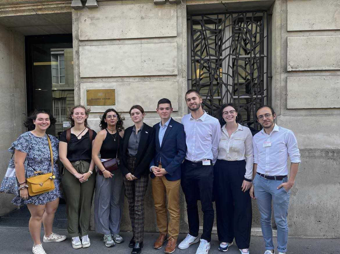 #Représentation | <a href="/La_FNEK/">FNEK</a> était présente ce matin à l'<a href="/AssembleeNat/">Assemblée nationale</a> en campagnie d'autres Fédérations #Étudiantes pour échanger autour de l'avenir de nos métiers 🤝🏻

Merci à à <a href="/CIsaacSibille/">Cyrille IsaacSibille</a> et <a href="/ChauvinFrm/">franck chauvin</a> de nous avoir reçu. Nous attendons maintenant des avancées concrètes 📌