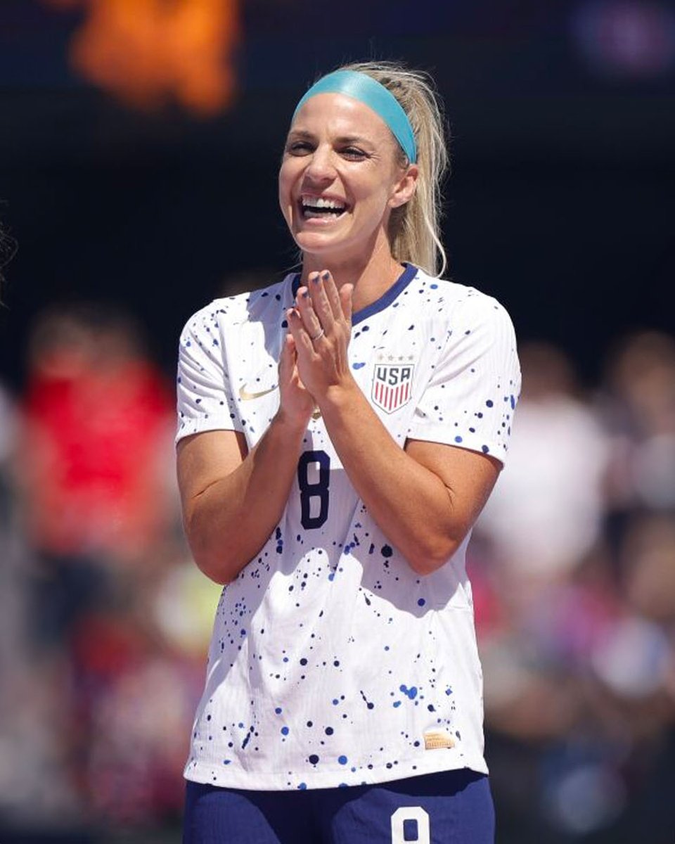 Julie Ertz (8) days until @USWNT start play in New Zealand! https://t.co/iDcXIjaFm7