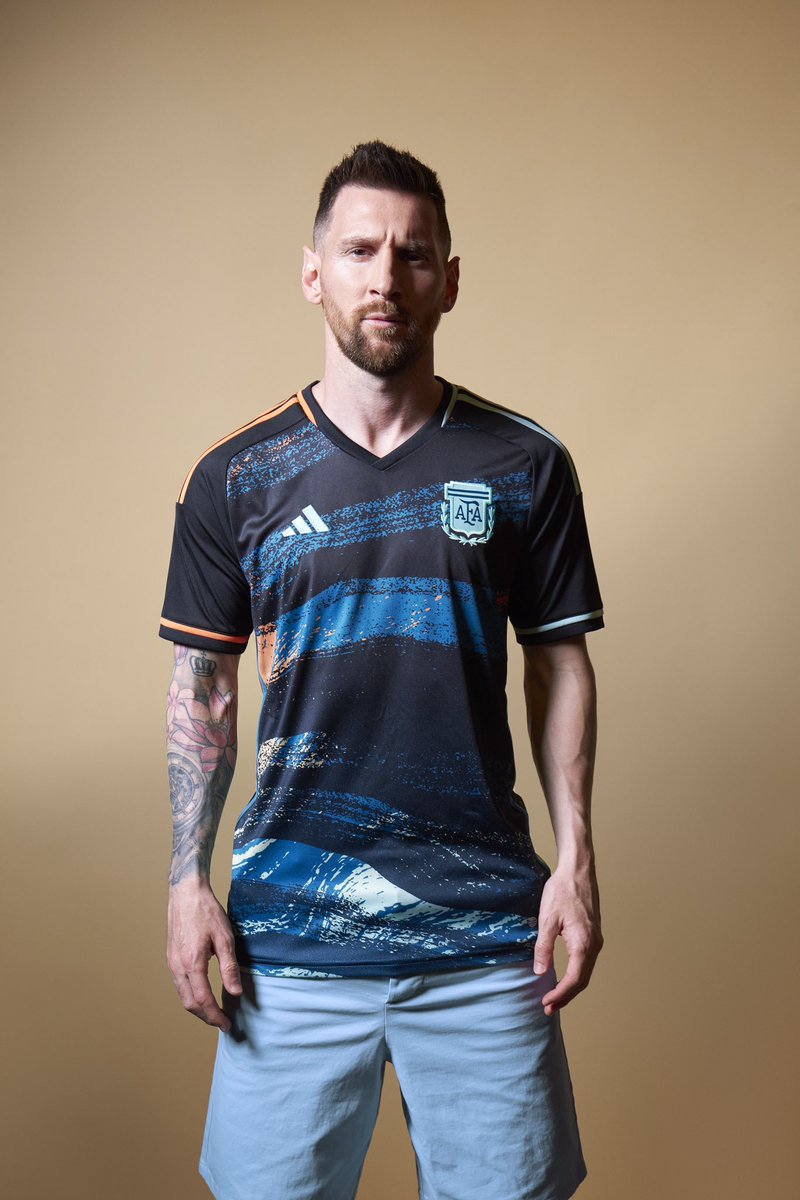 Angelalerena's tweet photo. El capitán Leo Messi está. ¿Y vos? ¿Lista y listo para acompañar a @Argentina femenina en el Mundial? ⚡️24/7 3am vs Italia ⚡️ 27/7 21hs vs Sudáfrica ⚡️ 2/8 4am vs Suecia 🩵⚽️ https://t.co/8hW3sxcm8D