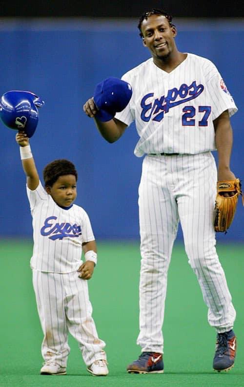 HenryDifo's tweet photo. De padre a hijo y de hijo a padre futuro creado por Dios @VladGuerrero27 @jrvladdy27 🙏🏼🇩🇴🇩🇴🇩🇴🇩🇴🇩🇴🇩🇴 https://t.co/z6Hdk60e24