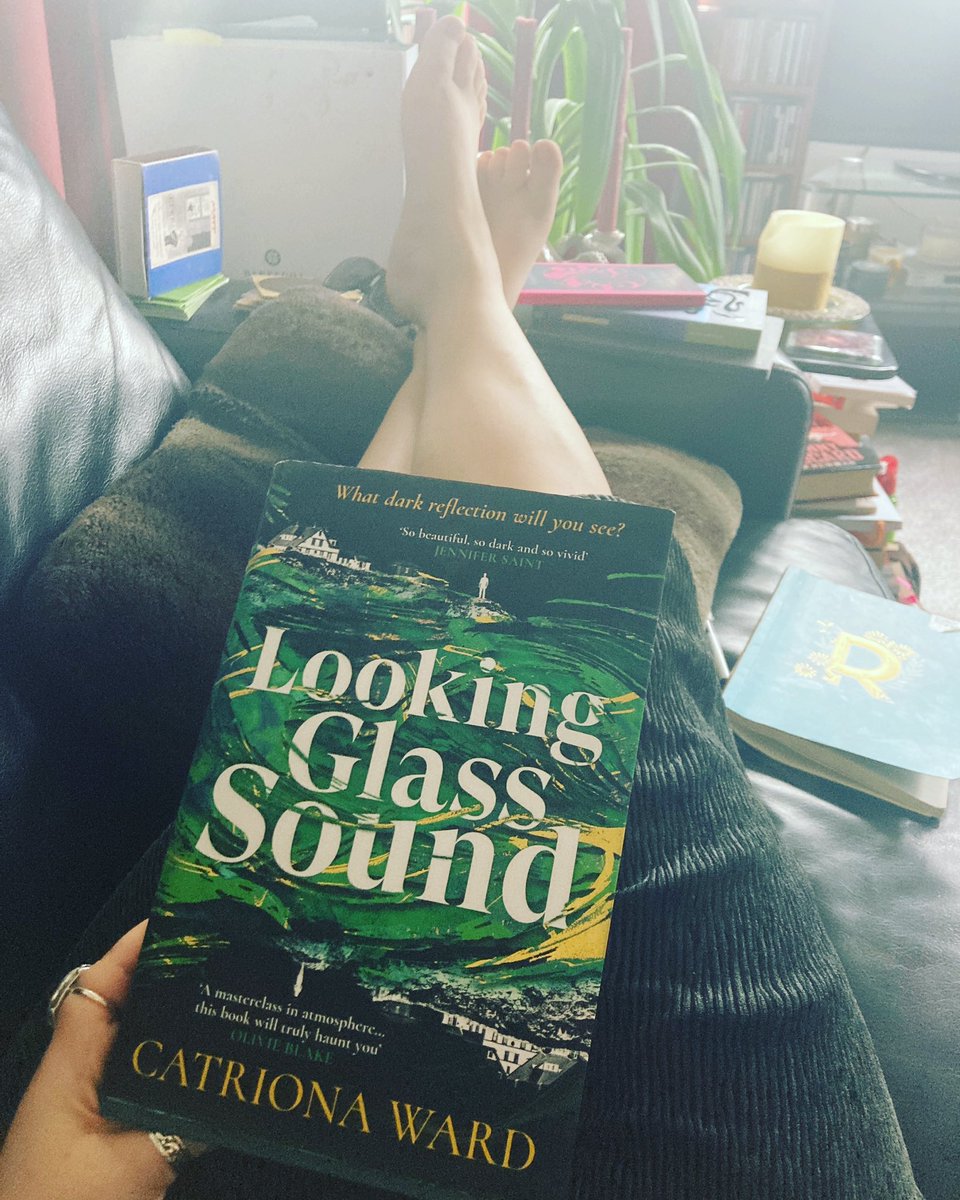 DrRKnightley's tweet photo. Todayโs โcommuteโ takes me from my writing day to my coaching evening. The sofa is my train. Iโm not allowed off it for 45 minutes. If anyone wants me, Iโll be in aweโฆ
@Catrionaward #creativecommute https://t.co/nEBMOs03LW