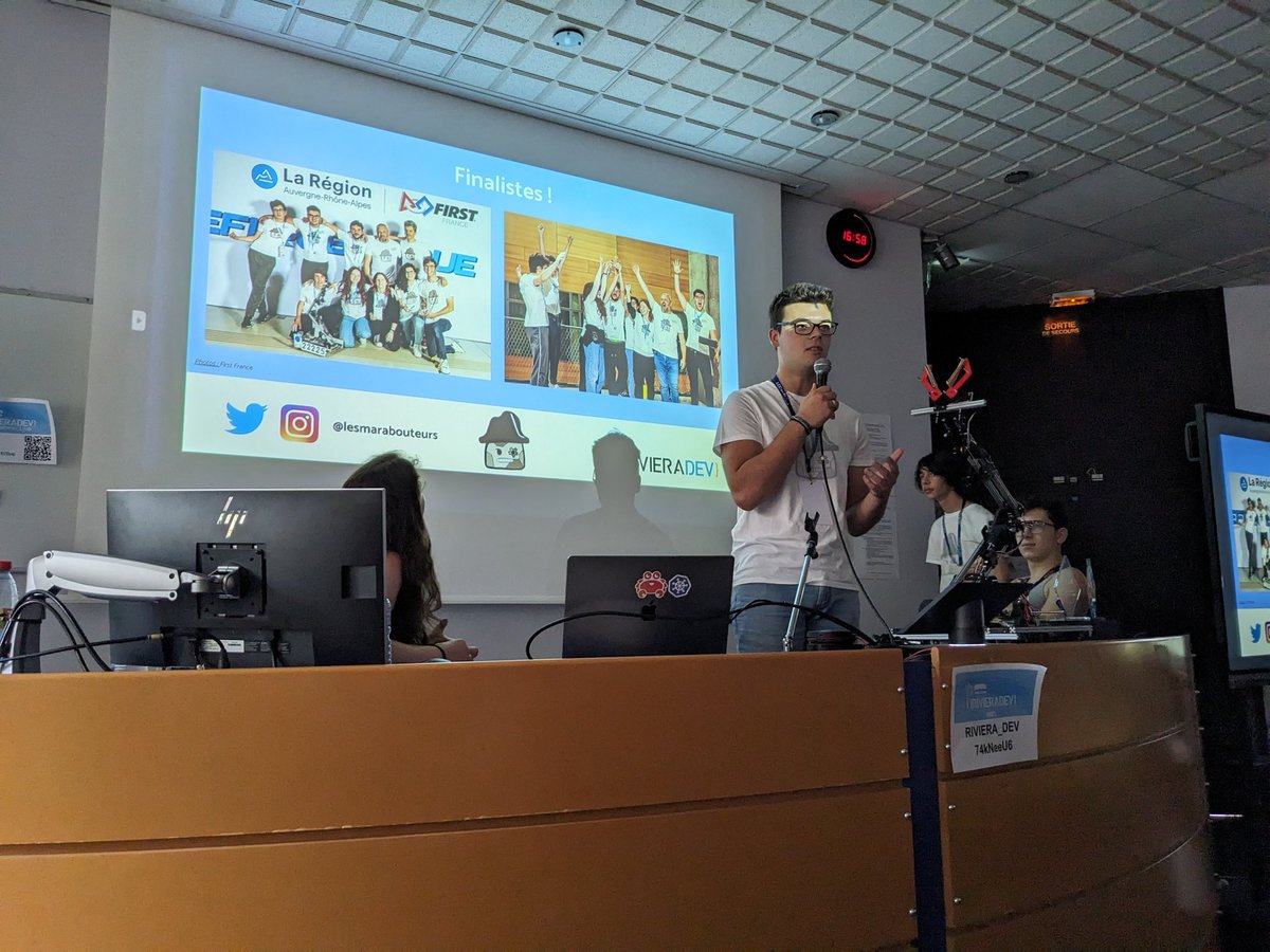 Dans le talk de <a href="/lesmarabouteurs/">Les Marabouteurs</a> , l'histoire d'un club lycéen de robotique. Monter le club, préparer de zéro un robot, structurer le projet... Sacré parcours pour finir en finalistes du FIRST Tech Challenge. Bravo à <a href="/Saskia_Blanc/">Saskia Blanc</a> et ses coéquipiers !l
<a href="/RivieraDEV/">Riviera DEV 🌴</a>