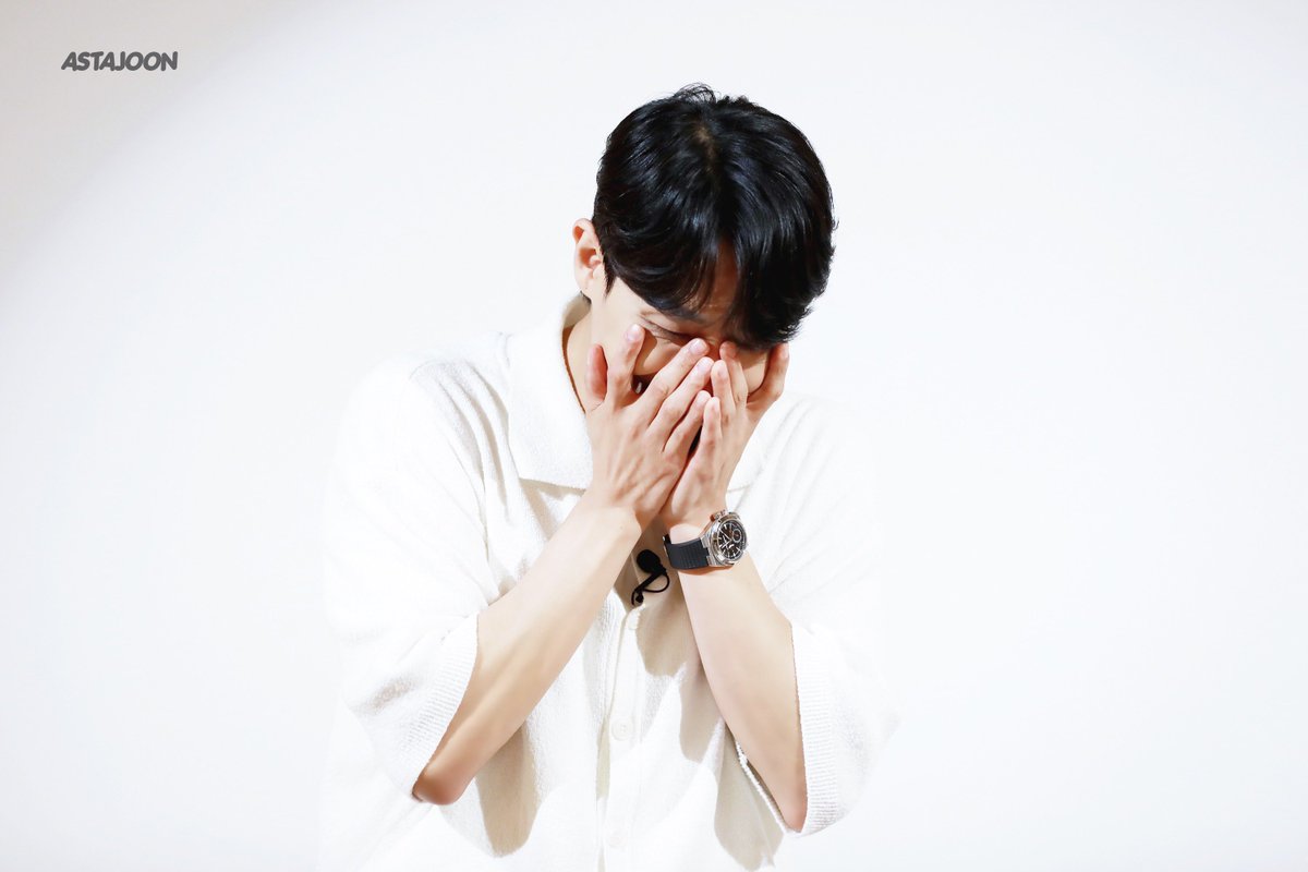 AstaJoon's tweet photo. [HQ] 230708 미니 토크
부끄러🫣

#이준 #이창선 #LEEJOON https://t.co/WRJJdaHw2U