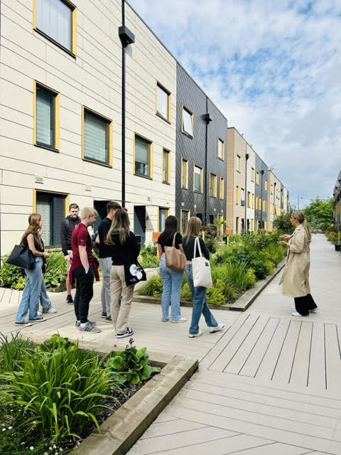 SherburnGeog's tweet photo. Year 12 visit to the Climate Innovation District in Leeds to explore the innovative sustainable development tackling climate change @sherburnhigh #sustainability #tacklingclimatechange #citiesofthefuture #citu https://t.co/hsyfJIHriP