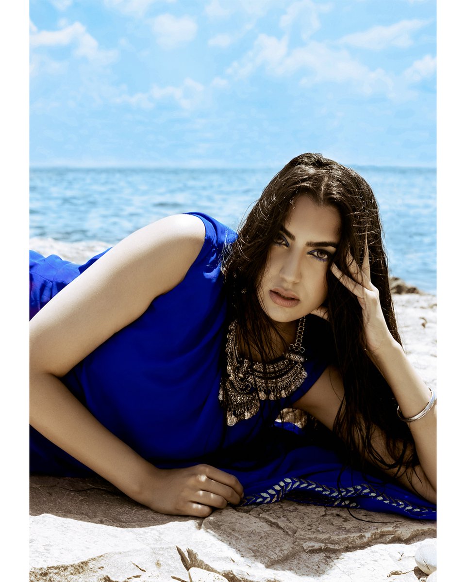 studionirvaani's tweet photo. Ontario has some wonderful locations if you can re-envision it with the right lighting and art direction. Shout out to South Shell Park. Transforming this busy beach was a challenge but we made it look exotic. 

#editorialphotography #fashionphotography #beachshoot https://t.co/J0QckaAwe9