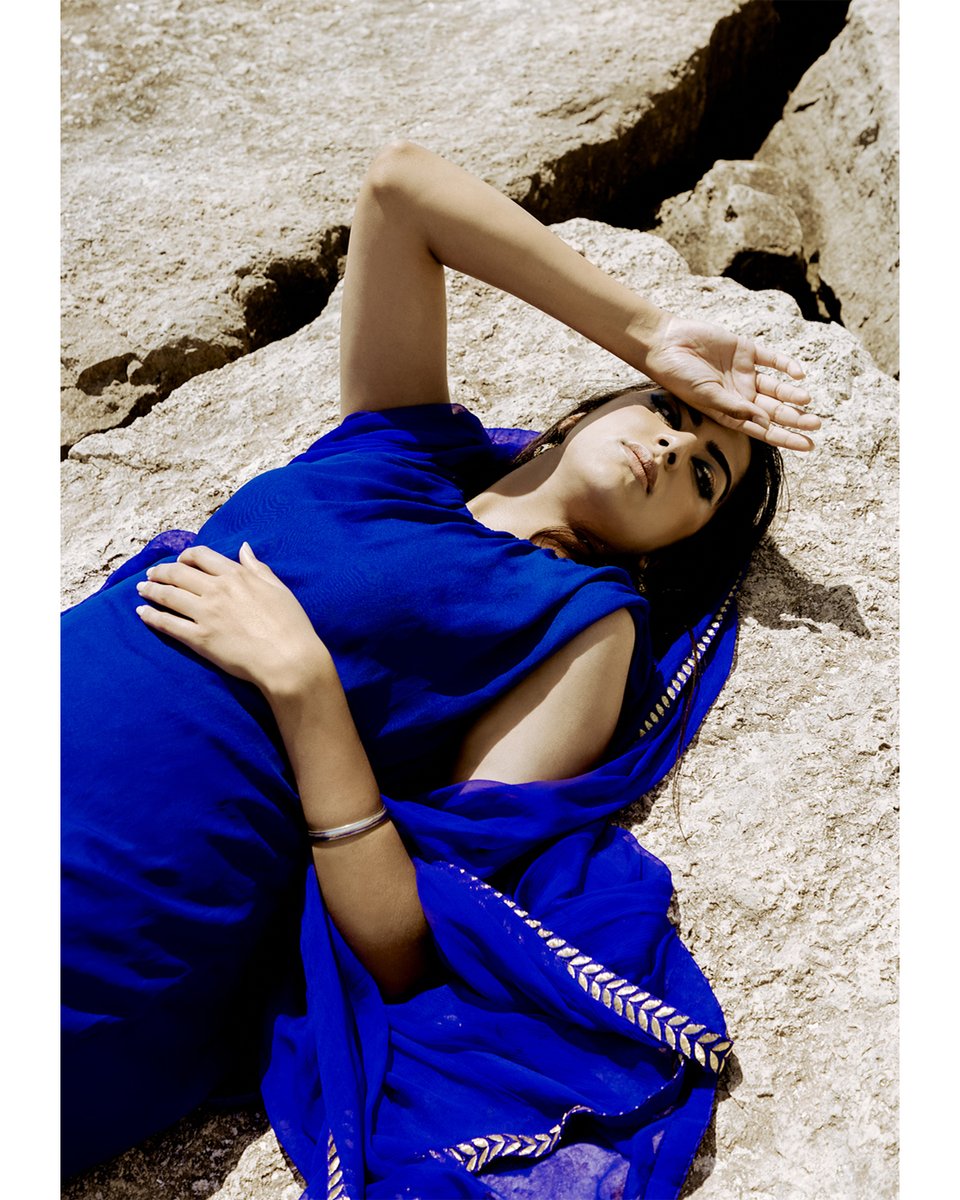studionirvaani's tweet photo. Ontario has some wonderful locations if you can re-envision it with the right lighting and art direction. Shout out to South Shell Park. Transforming this busy beach was a challenge but we made it look exotic. 

#editorialphotography #fashionphotography #beachshoot https://t.co/J0QckaAwe9