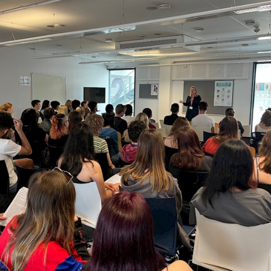 WeAreESCG's tweet photo. East Sussex College Hastings Students attended a morning of political events with Sally Ann Hart, MP for Hastings &amp; Rye, and Helena Dollimore, Labour candidate for Hastings &amp; Rye.

The experience allowed students to apply their knowledge and policies in real-time discussions! https://t.co/cyM9VRCYva