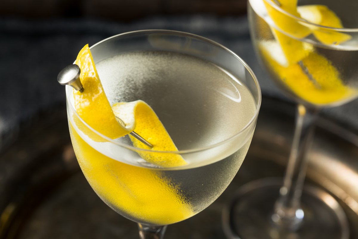 Channel your inner 007 with the Vesper Martini 😎
Why not have a go at making our exclusive recipe today? 
➡️ thinkginclub.com/vesper-martini/