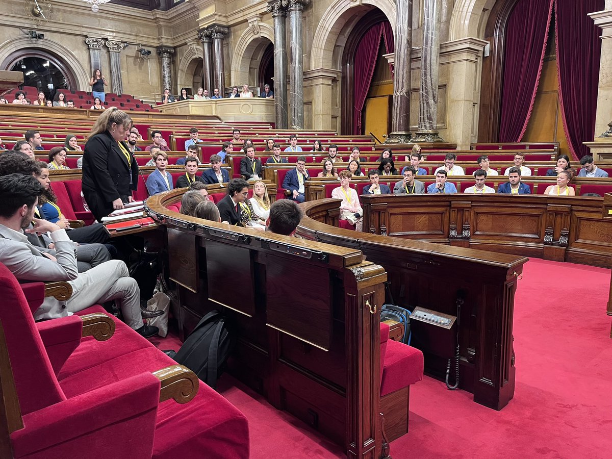 spuni2023's tweet photo. 🔴 Sessió de control en directe https://t.co/C1jovLndP5
#Spuni2023 https://t.co/XcrmQDVxrI