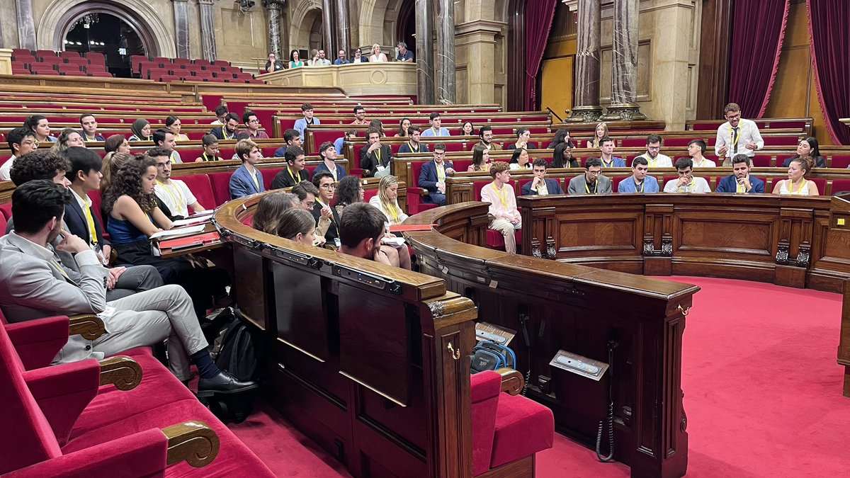 spuni2023's tweet photo. 🔴 Sessió de control en directe https://t.co/C1jovLndP5
#Spuni2023 https://t.co/XcrmQDVxrI