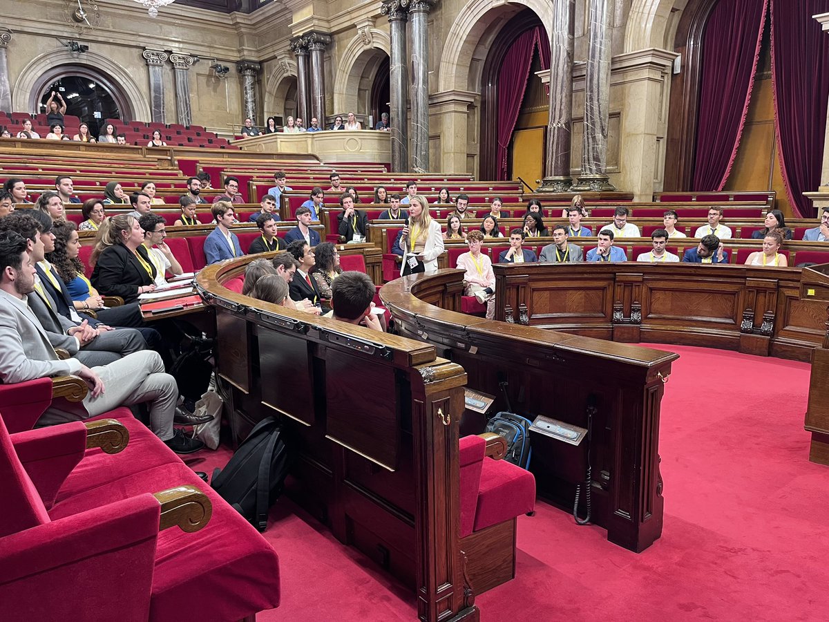 spuni2023's tweet photo. 🔴 Sessió de control en directe https://t.co/C1jovLndP5
#Spuni2023 https://t.co/XcrmQDVxrI