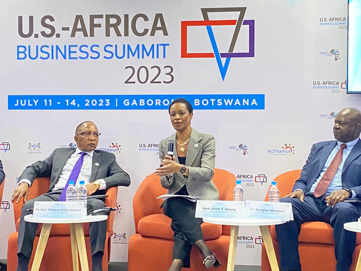 USTDAdirector46's tweet photo. So pleased to start off the #USAfricaBizSummit meeting with an exceptional group of leaders who are driving Africa’s #DigitalTransformation. I am proud of the work @USTDA is doing in this sector as a implementing agency for @POTUS’s #DigitalTransformationWithAfrica initiative. https://t.co/zOwew48Q9v