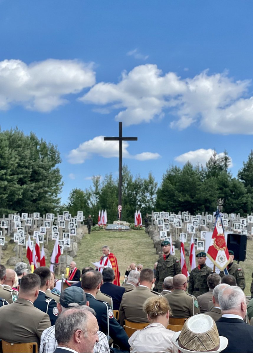 Rydzewski_P's tweet photo. 🇵🇱 12 lipca - Dzień Pamięci Ofiar Obławy Augustowskiej z lipca 1945 roku. 
#ObławaAugustowska PAMIĘTAMY https://t.co/Q1pkQaTJt0
