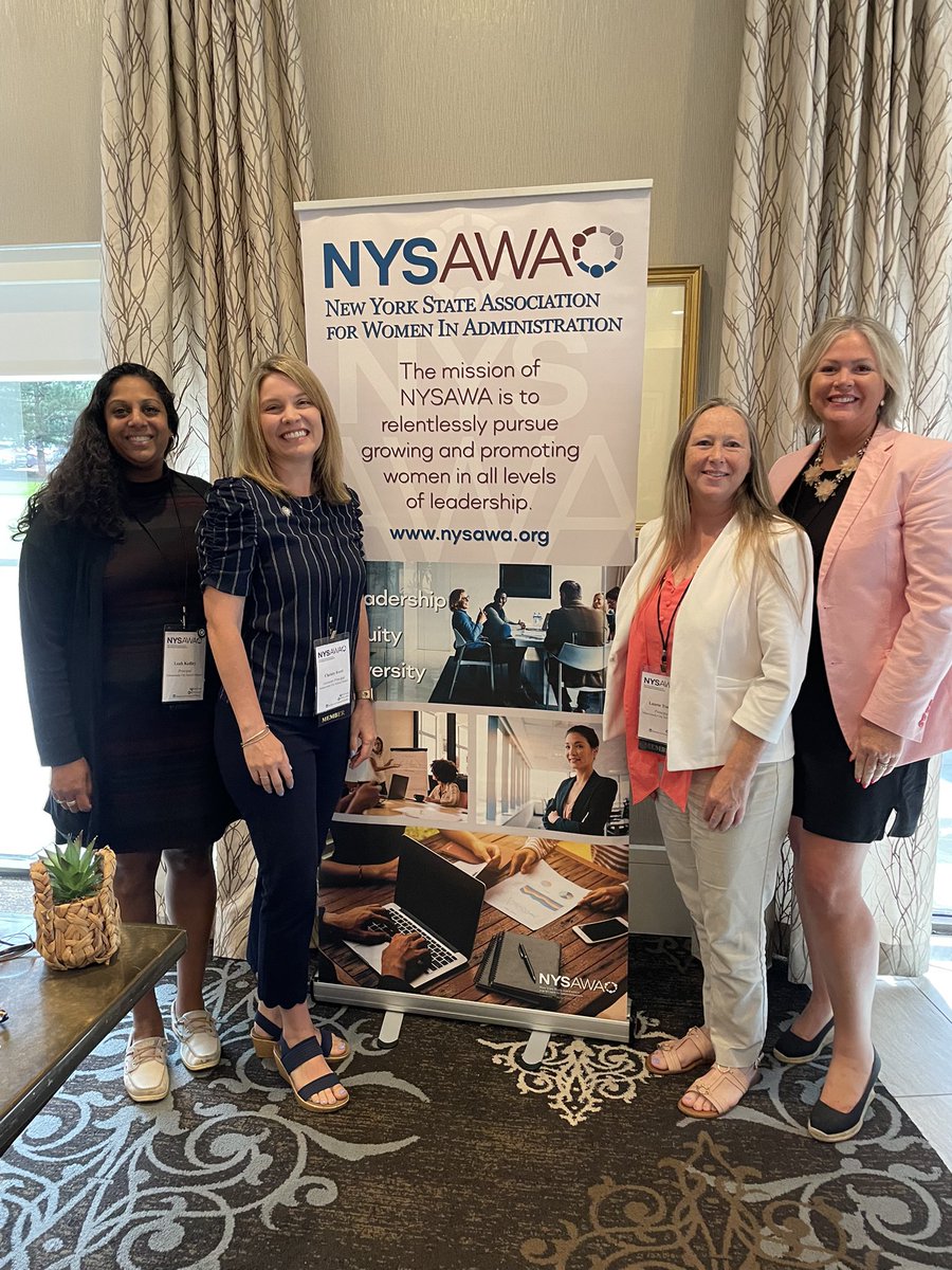 Connecting with powerful women at NYSAWA! #SchenectadyRising #NYSAWA <a href="/Lynne_Rutnik/">Lynne Rutnik</a> <a href="/ChristyFerri/">Christy Ferri</a> <a href="/KedleyLeah/">Leah Kedley</a>