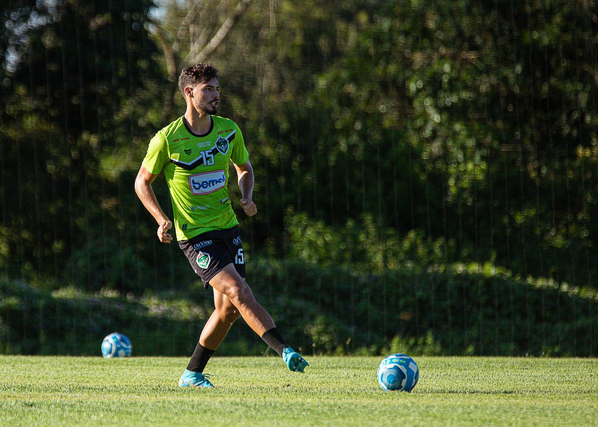 oficialmanausfc's tweet photo. Reapresentação do elenco esmeraldino foi marcada por um jogo-treino com a equipe RB do Norte.

Preparação visando o confronto de sábado contra o São Bernardo na Arena da Amazônia, com ingressos a venda a partir de R$20.

Vamos!🦅

📸 @ismaelfotofc

#TimeDaAmazônia 🌳🦅🏹 https://t.co/beloo4DpyI