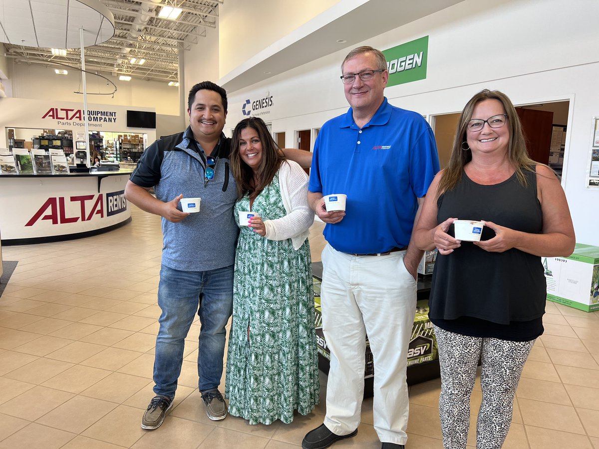 Rico10x's tweet photo. We can’t host a pool party on a hot summer day, but we can show you our appreciation by dropping off some ice cream! https://t.co/4wLXmvMKi3