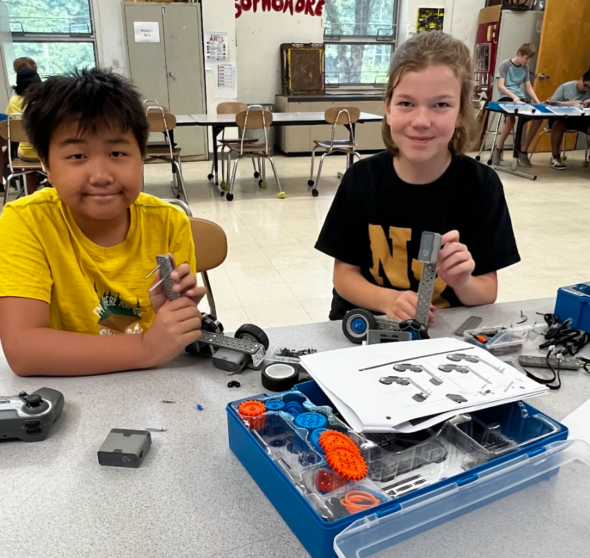 nkhsrobotics's tweet photo. Get ready to set sail! This morning, we beat the heat by making boats and we kept our cool while we built some robots! https://t.co/DKrgEa0Bqb