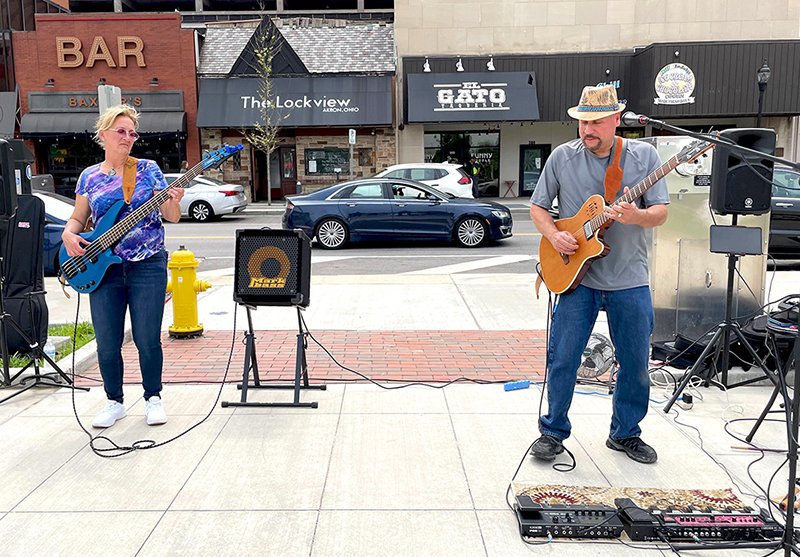 downtownakron's tweet image. Wednesday = Weekend TODAY after work! Join us on the Plaza for Happy Hour 5-6 pm, Line Dancing 5:15-6:15, music with @victorsguitar 6:15-7, &amp;amp; Live &amp;amp; Local with Latin Jazz Players from 7-9. #ItsAParty #downtownAkron #liveMusic #SummerVibes