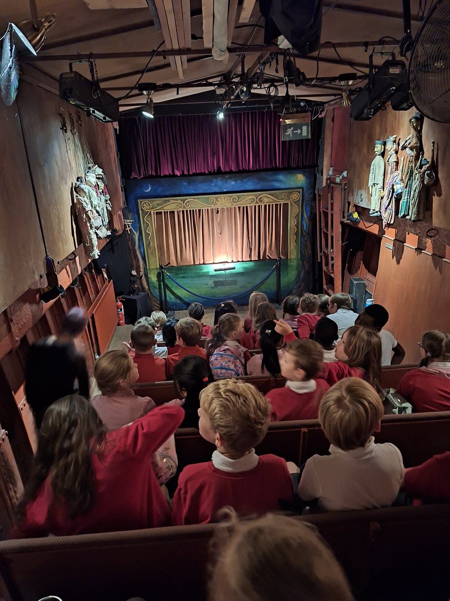 DunmoreSchool's tweet photo. Year 4 had a brilliant trip to The Puppet Barge @puppetbarge today where we were treated to a performance of ‘The Selfish Giant’. The barge is in Abingdon for the start of the Summer holidays and we would highly recommend it!  https://t.co/zQt0RwAwFi https://t.co/eZFZKRNapK