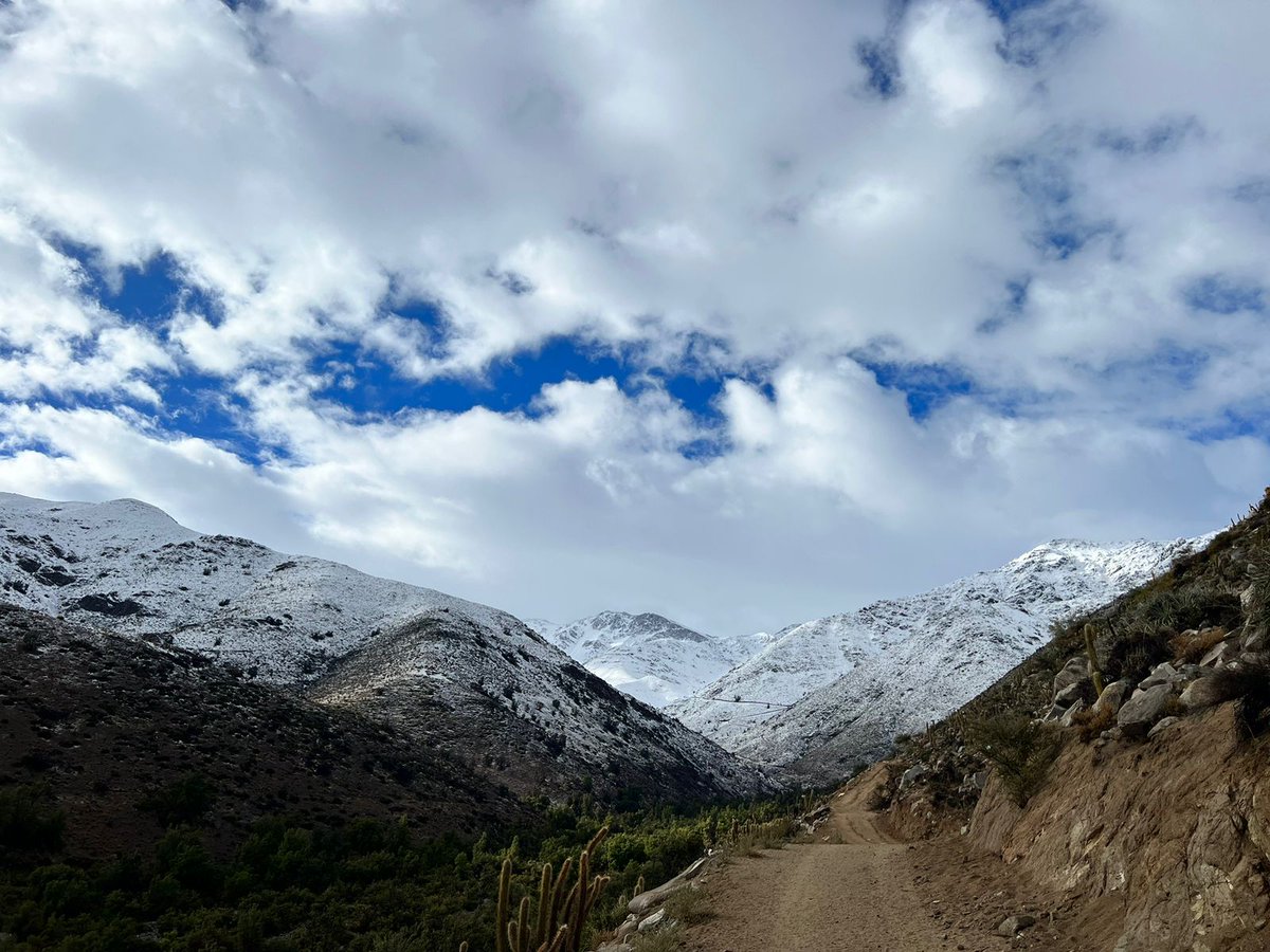 denis_cortes's tweet photo. Les comparto esta belleza de imágenes de nuestra cordillera Illapelina.
#ElBato #ElPicho
#ElIllapelQueQueremos
@MUNI_ILLAPEL https://t.co/XKuGDE0pPj