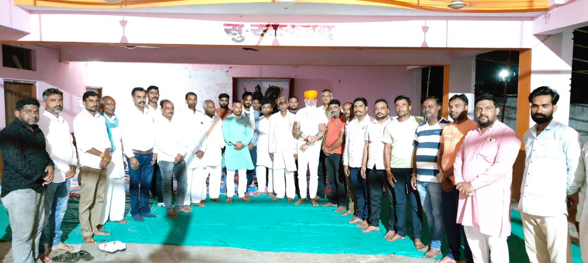 IAMRAJSHEKHAWAT's tweet photo. क्��त्रिय एकता महापड़ाव 27 अगस्त 2023.

क्षत्रिय एकता महापड़ाव यात्रा #सिराली #हरदा मध्यप्रदेश. 

#आगाज # ज़िला हरदा 
#क्षत्रिय_एकता_महापड़ाव_यात्रा #मध्यप्रदेश 

‘अबकी बार क्षत्रियों की सरकार’
 #लोकतंत्र में युद्ध नहीं #चुनाव और #मतदान ही विकल्प। आओ संगठित होकर सत्ता मे क्षत्रीयों की ज़्यादा से ज़्यादा भागीदारी सुनिश्चित करे। जय क्षात्र धर्म। 
#ShivrajSinghchouhan
#kamlnath