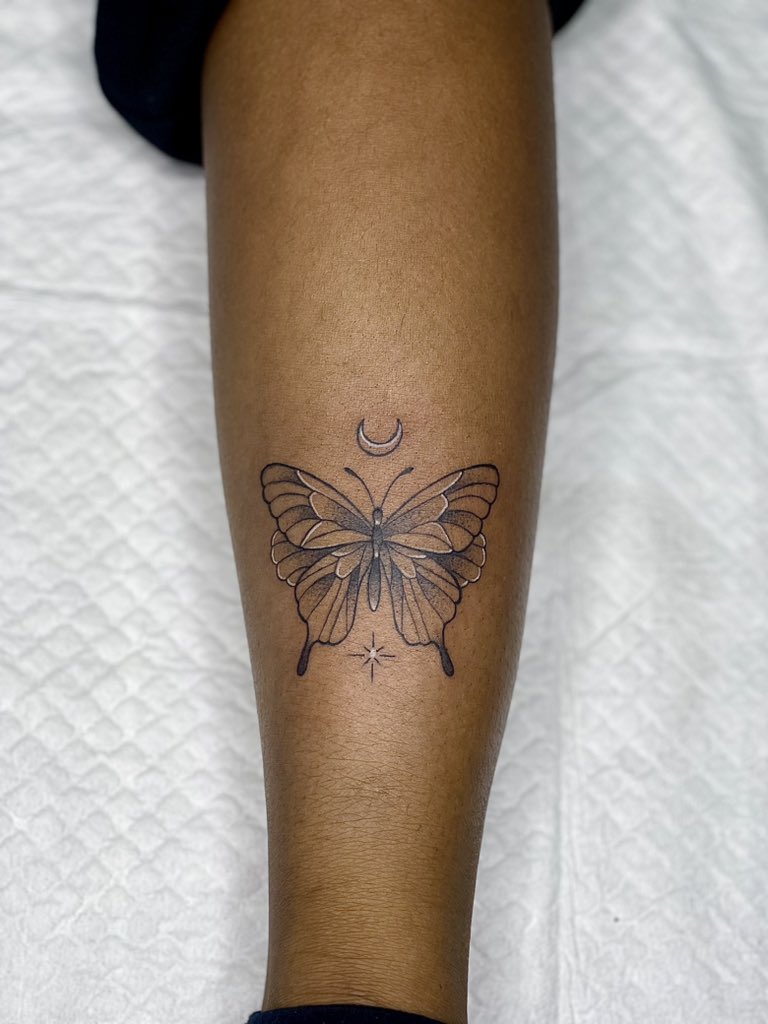 goms_ink's tweet photo. ✨🦋🌙 https://t.co/6EmU5K2ogw
